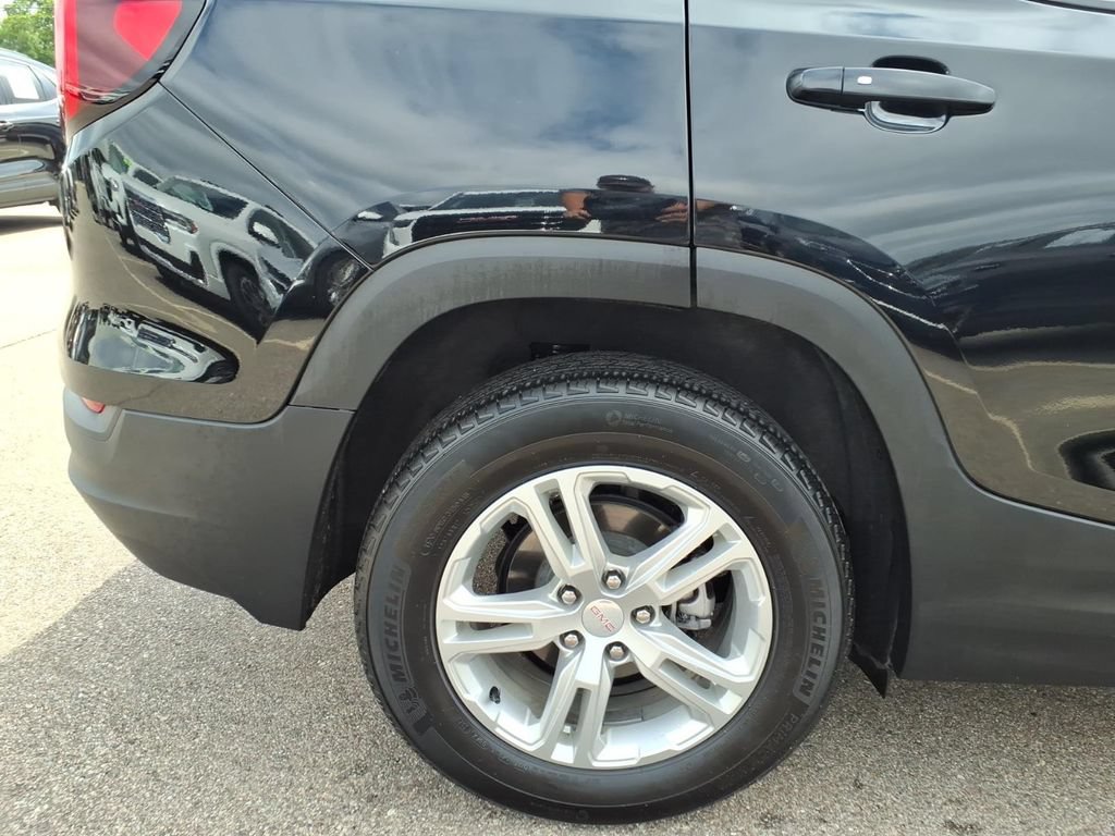 Used 2023 GMC Terrain SLE FWD image 25