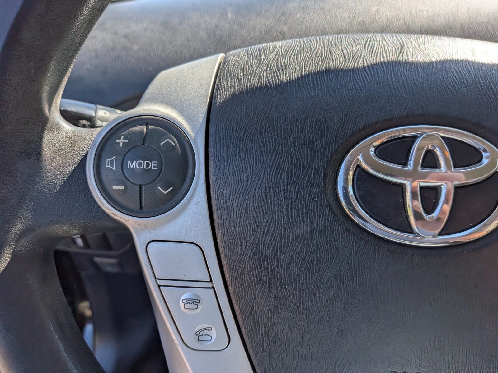 Used 2014 Toyota Prius Two FWD image 40