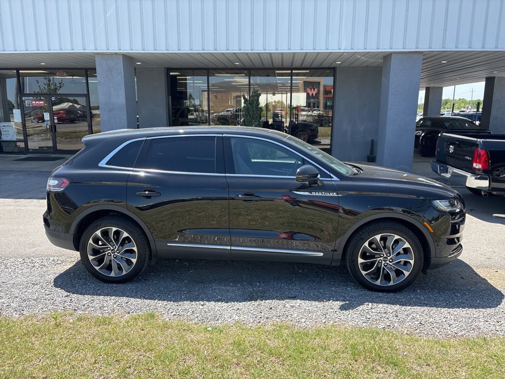 Used 2023 Lincoln Nautilus Reserve w/ Equipment Group 201A image 2