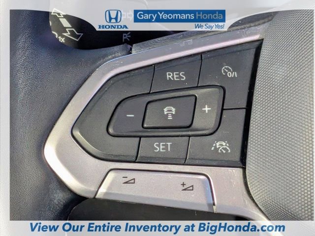 Used 2024 Volkswagen Taos SE image 25