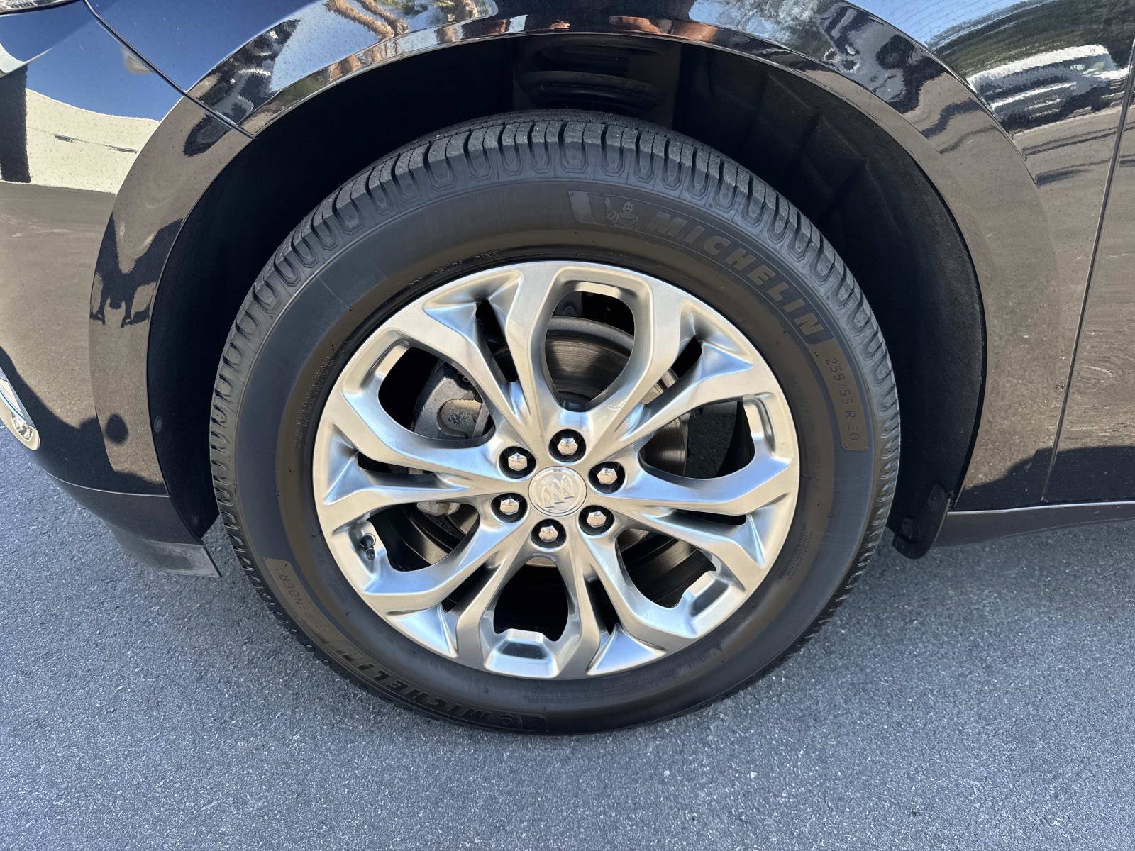 Used 2019 Buick Enclave Avenir w/ Avenir Technology Package FWD image 10