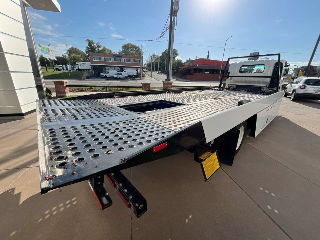 Used 2024 Chevrolet Low Cab Forward 5500XD RWD image 7