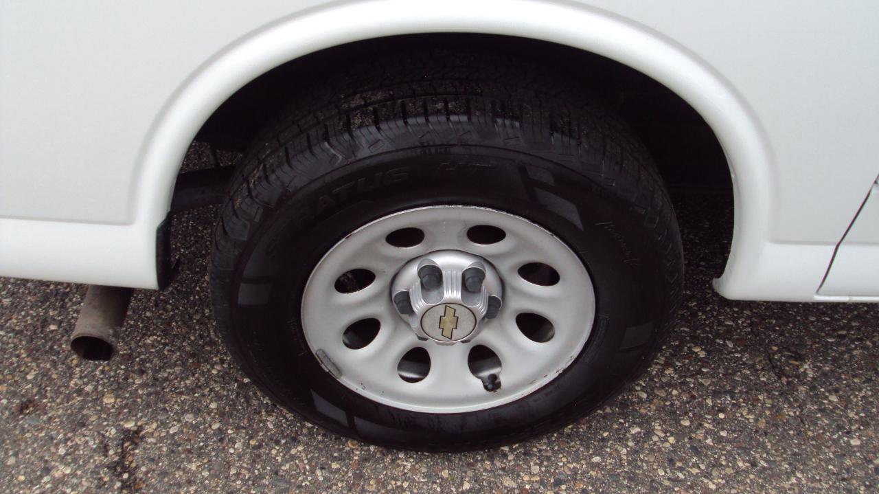 Used 2013 Chevrolet Express 1500 LS AWD/4WD image 32