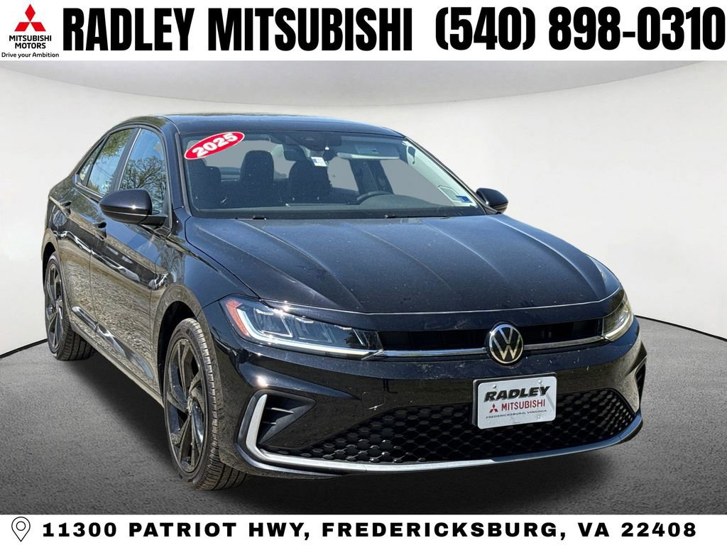 Used 2025 Volkswagen Jetta SE w/ Sunroof Package image 21