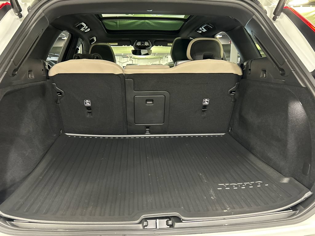 Used 2026 Volvo XC60 B5 Plus w/ Protection Package Premier AWD/4WD image 26