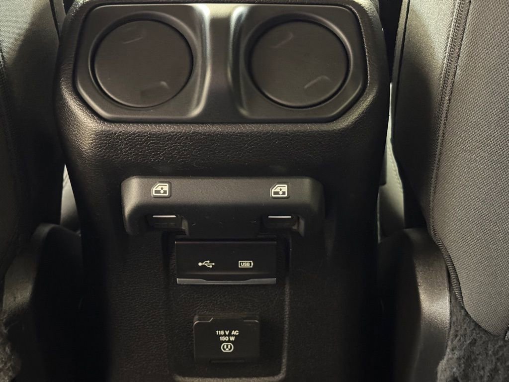 Used 2019 Jeep Wrangler Unlimited Sahara image 19