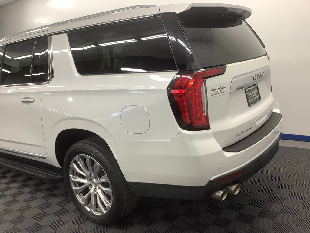 Used 2022 GMC Yukon XL Denali AWD/4WD image 3