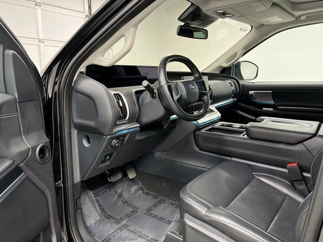 Used 2025 Ford Expedition Max Platinum AWD/4WD image 19