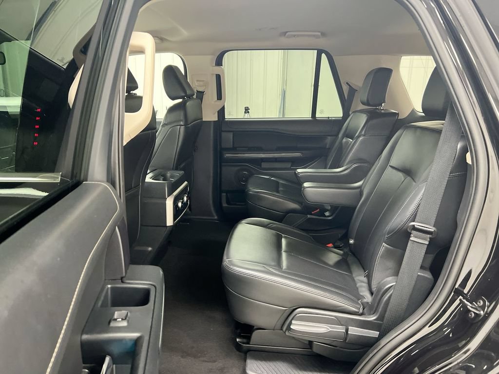 Used 2024 Ford Expedition XLT AWD/4WD image 23