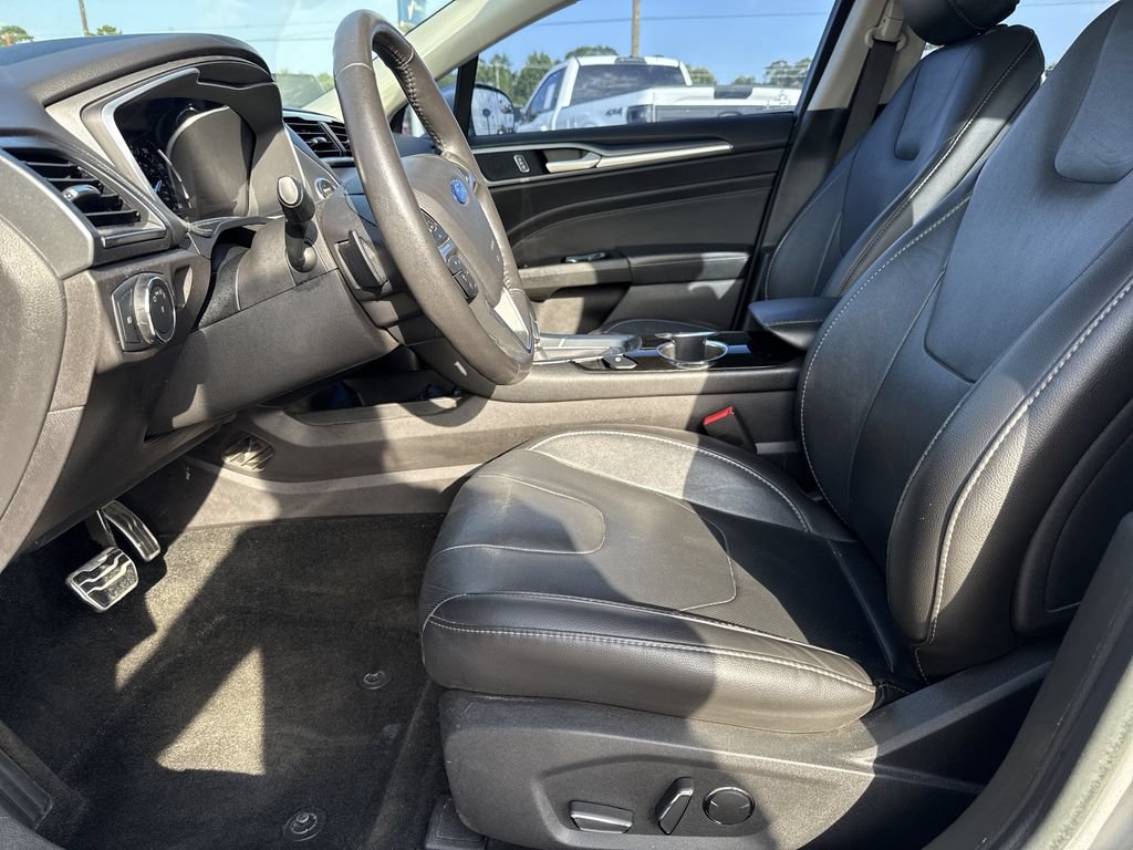 Used 2016 Ford Fusion Titanium FWD image 14