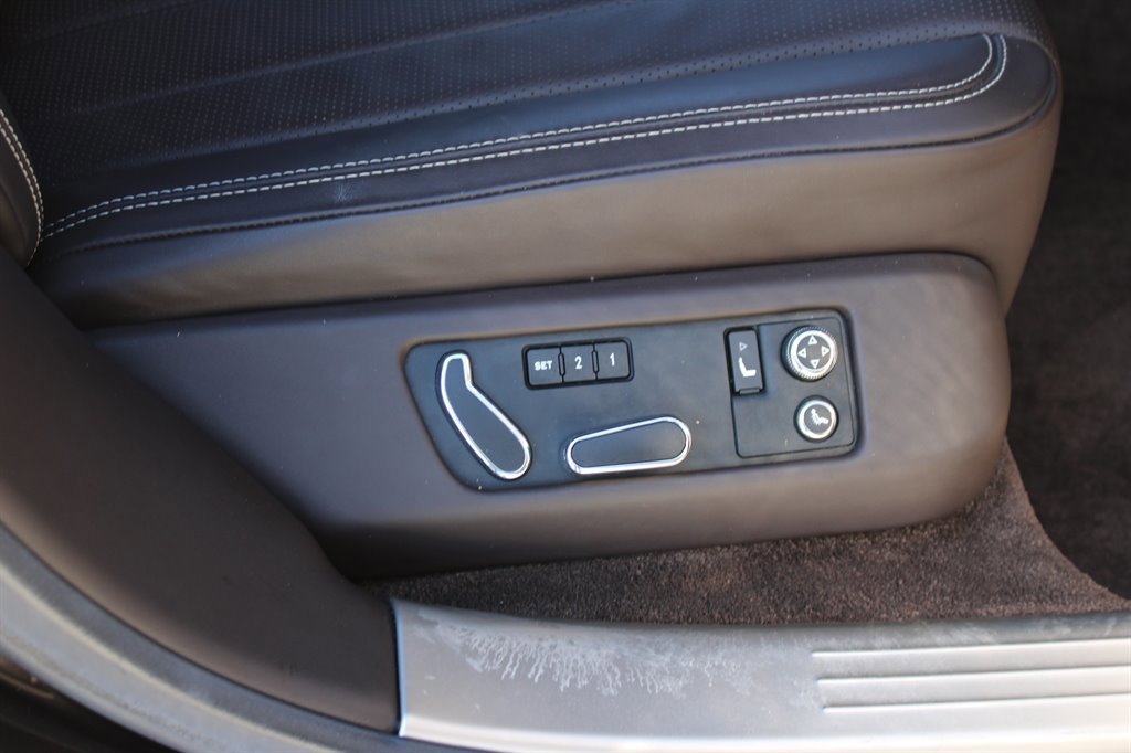 Used 2015 Bentley Flying Spur W12 image 25