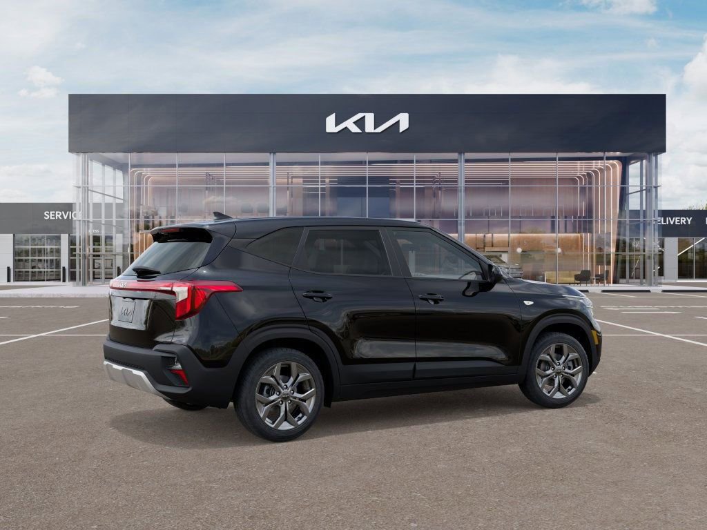 New 2026 Kia Seltos LX image 4