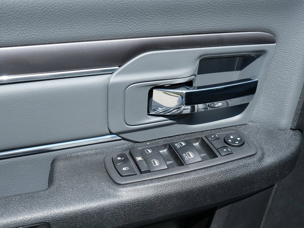 Used 2023 RAM 1500 Classic SLT image 25