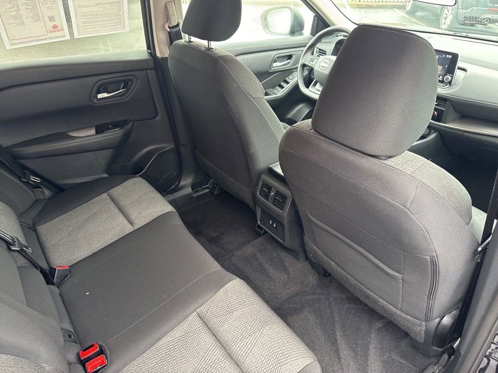 Used 2025 Nissan Rogue SV image 23