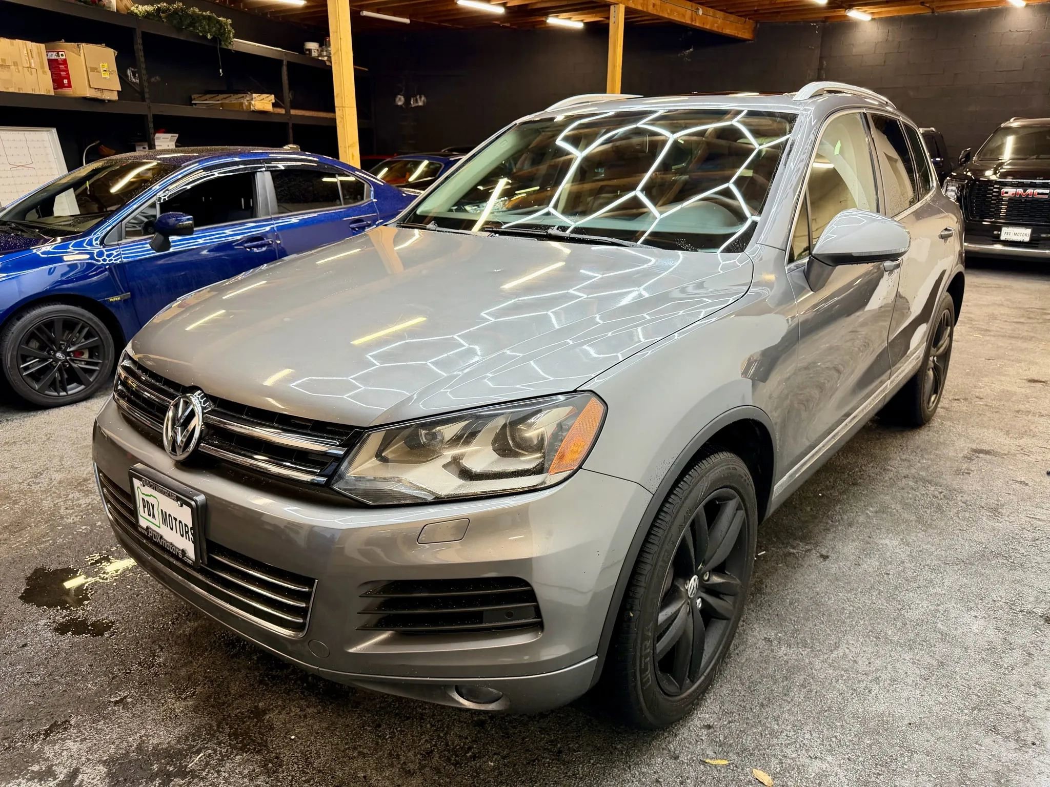 Used 2013 Volkswagen Touareg TDI image 7