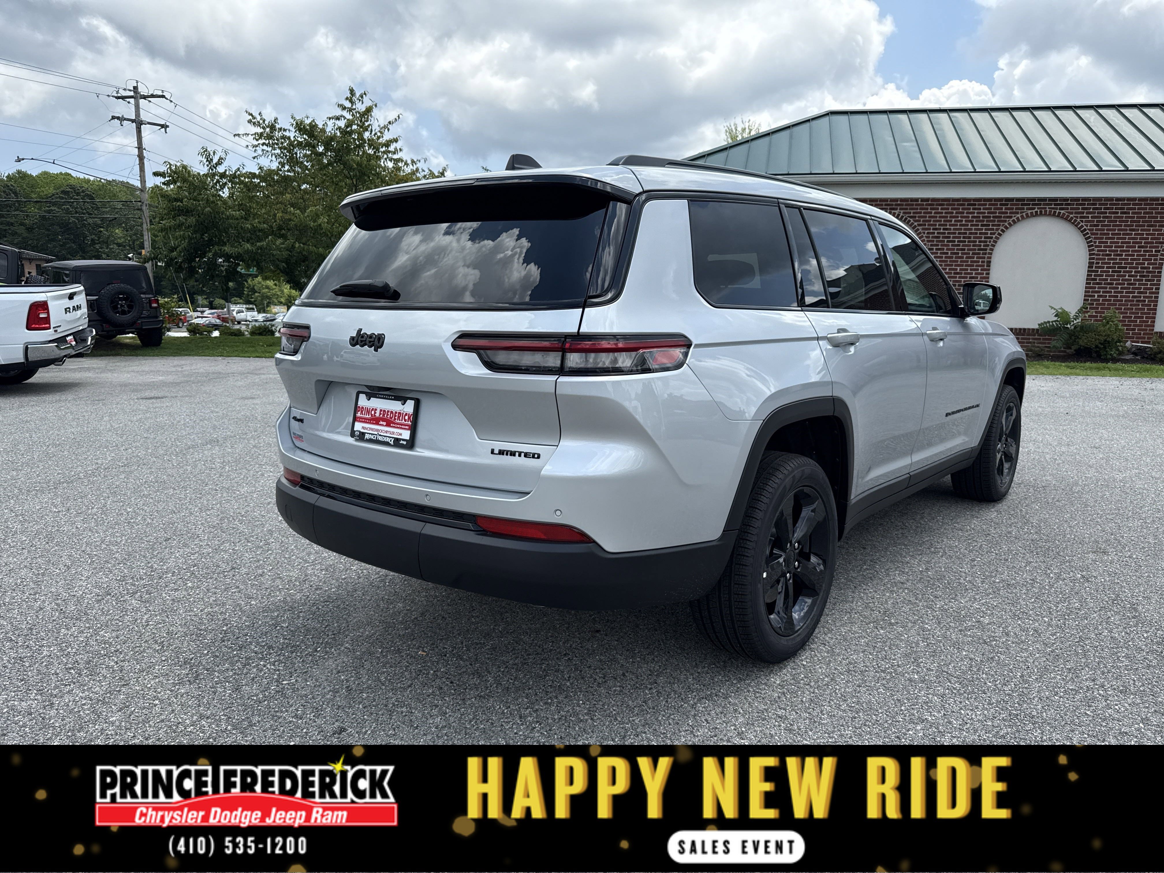 New 2025 Jeep Grand Cherokee L Limited w/ Black Appearance Package image 3