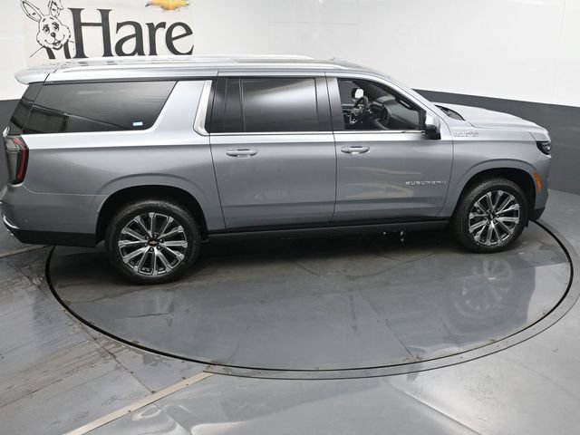 New 2026 Chevrolet Suburban High Country AWD/4WD image 18