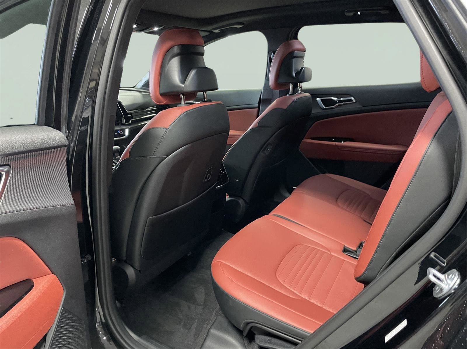 Used 2023 Kia Sportage SX image 15