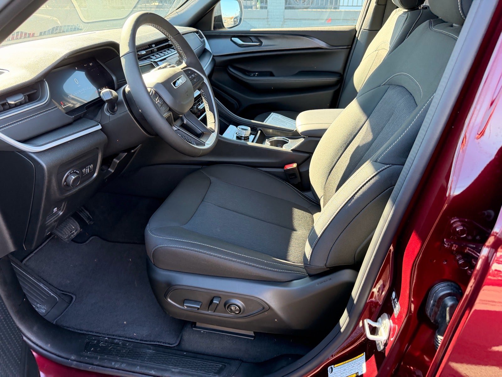 New 2026 Jeep Grand Cherokee Laredo X image 8