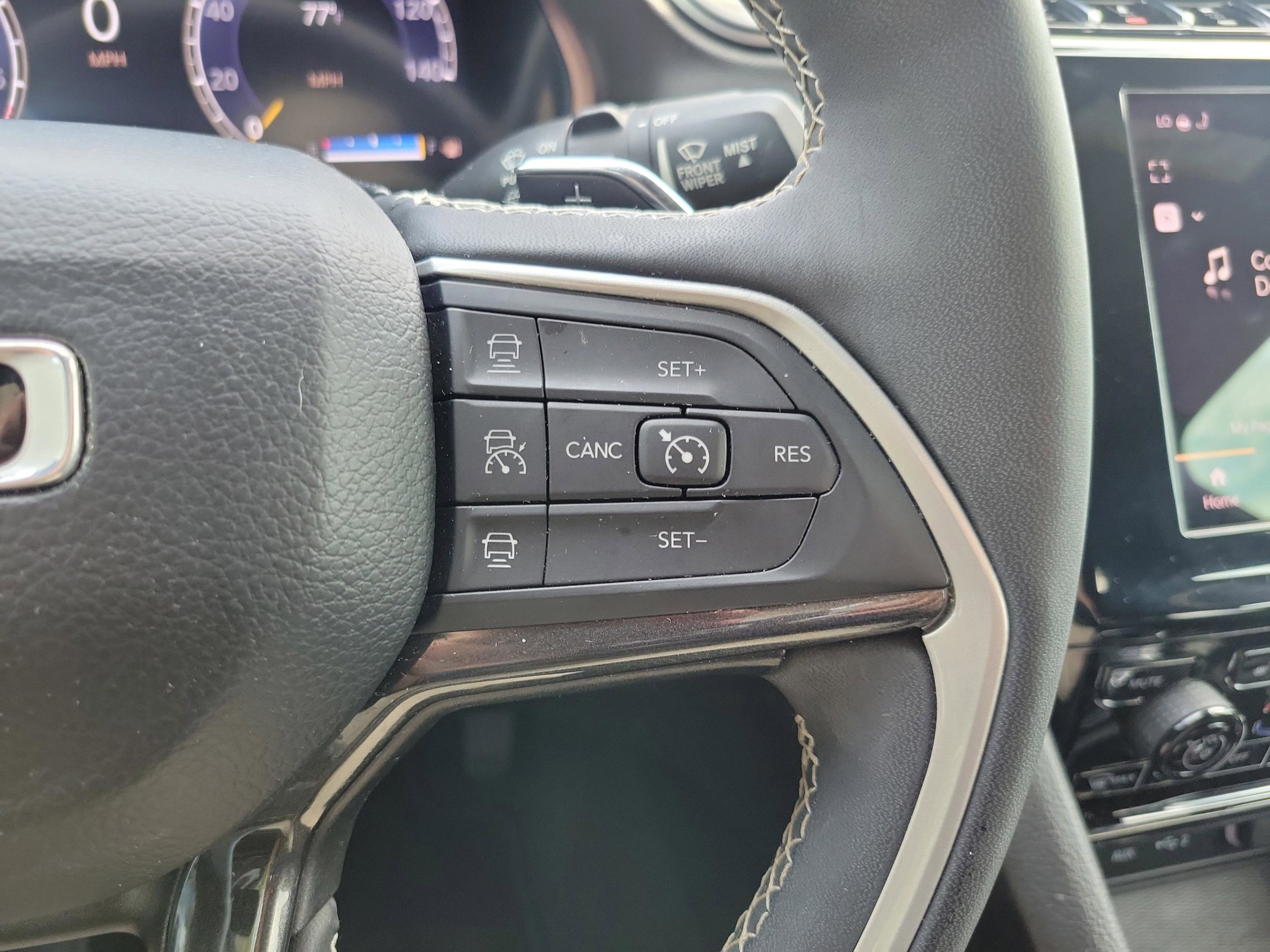 Used 2023 Jeep Grand Cherokee L Laredo AWD/4WD image 22