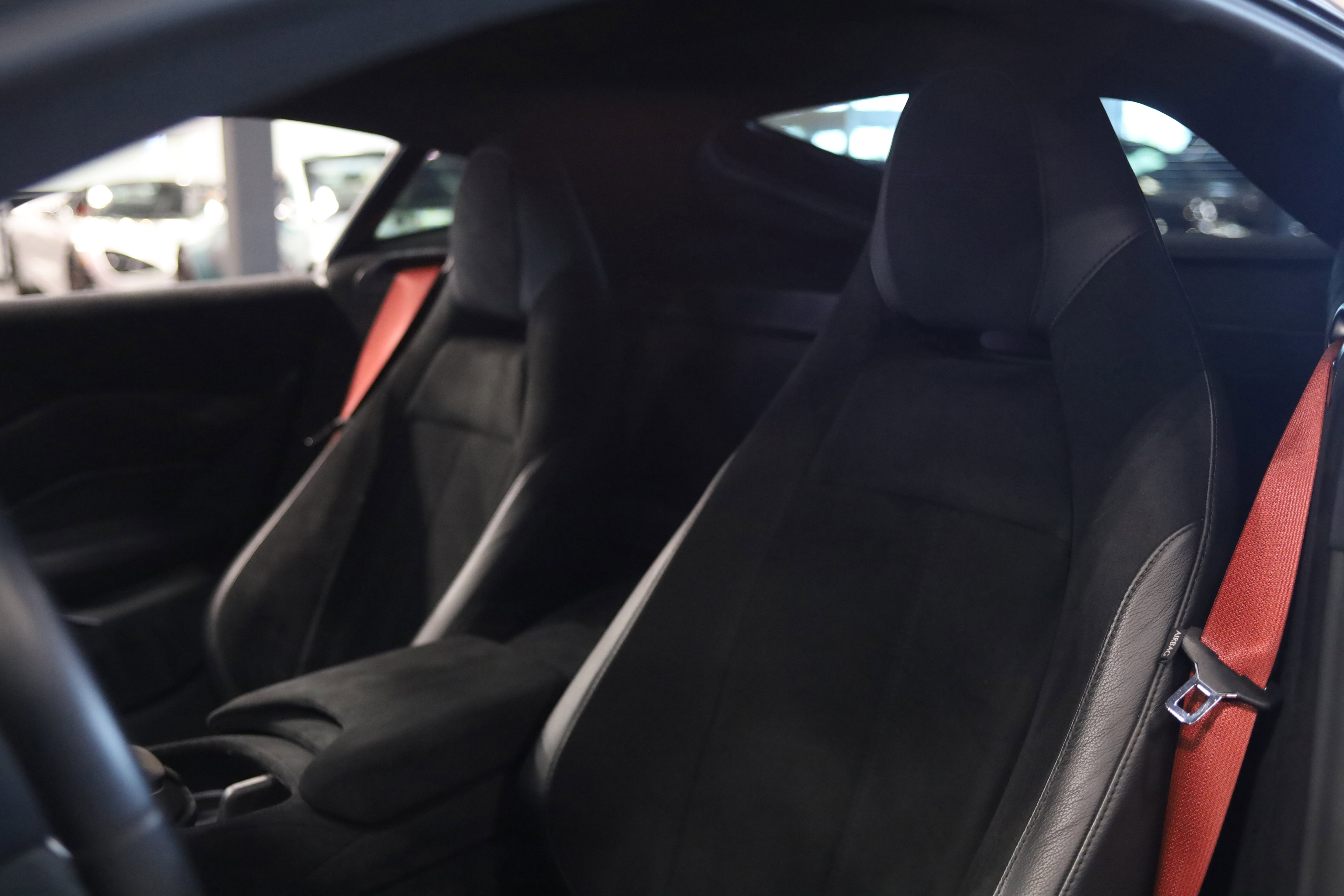 Used 2021 Aston Martin V8 Vantage Coupe RWD image 14