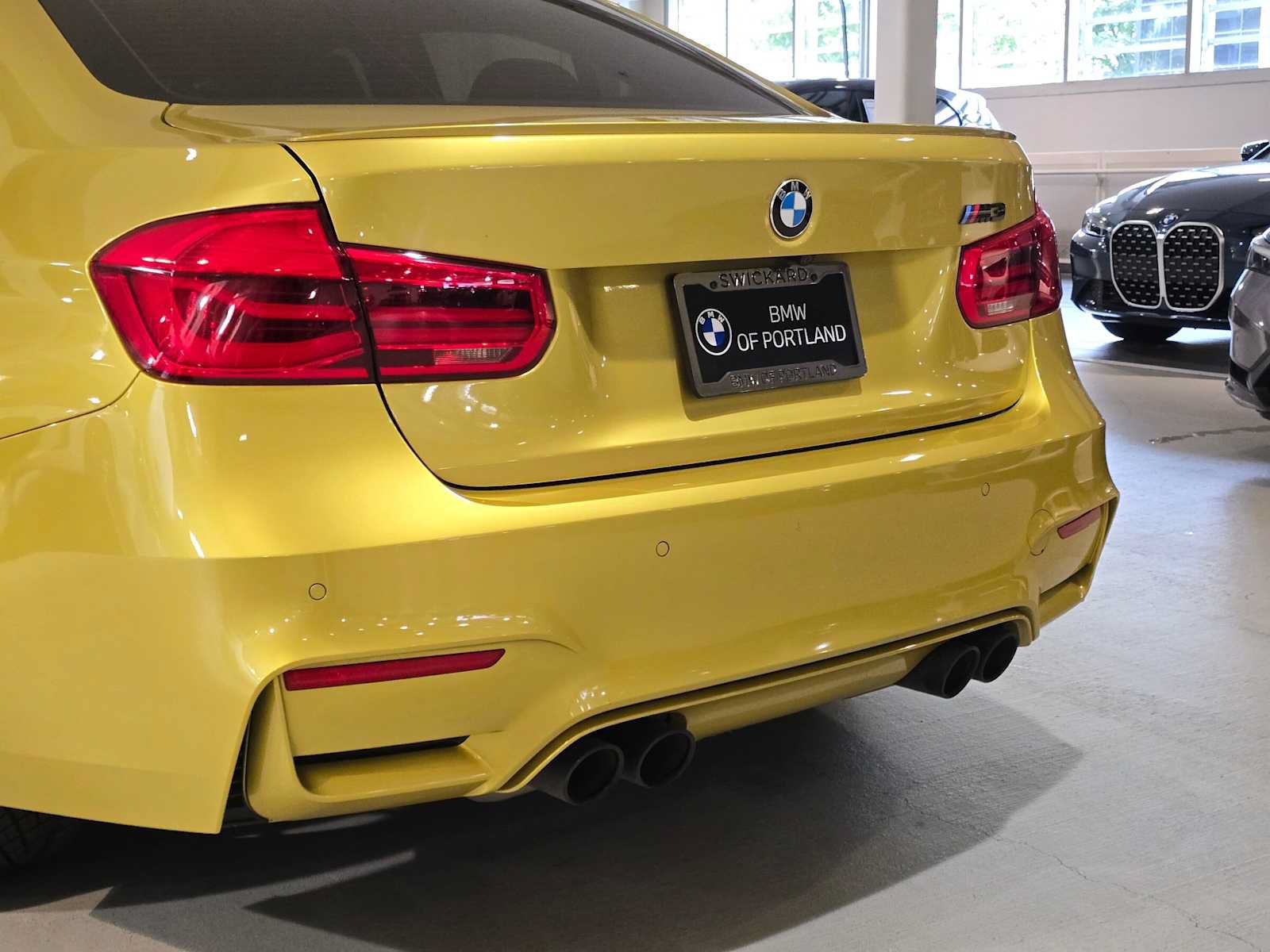 Used 2018 BMW M3 RWD image 13