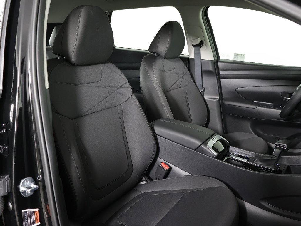 Certified 2025 Hyundai Tucson SE image 25