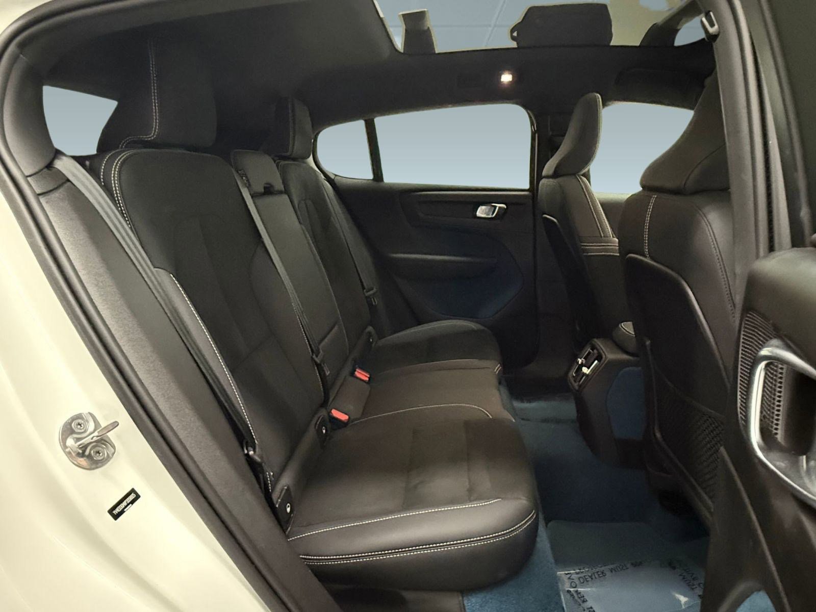 Used 2023 Volvo C40 P8 Recharge Ultimate image 25