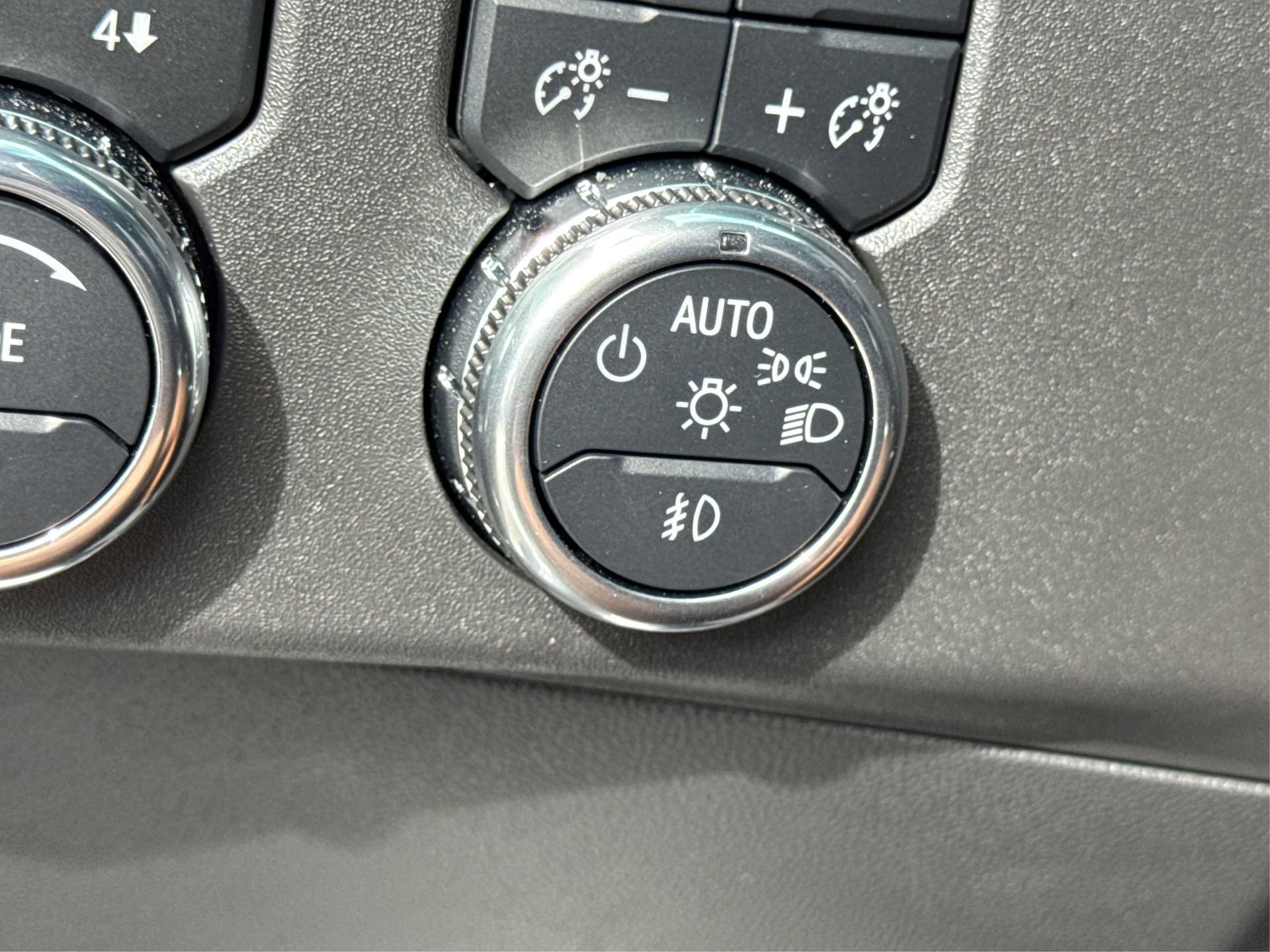 Used 2024 GMC Sierra 1500 SLT w/ SLT Premium Plus Package image 23