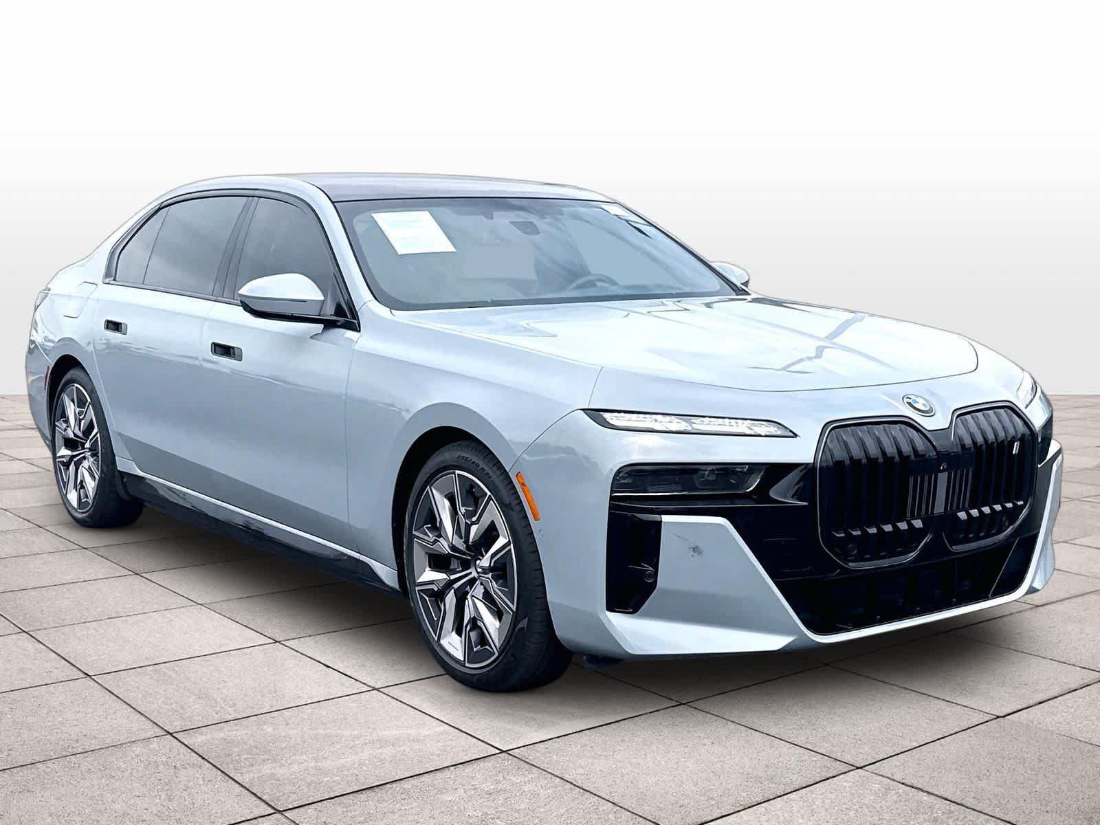 Used 2023 BMW i7 xDrive60 AWD/4WD image 3