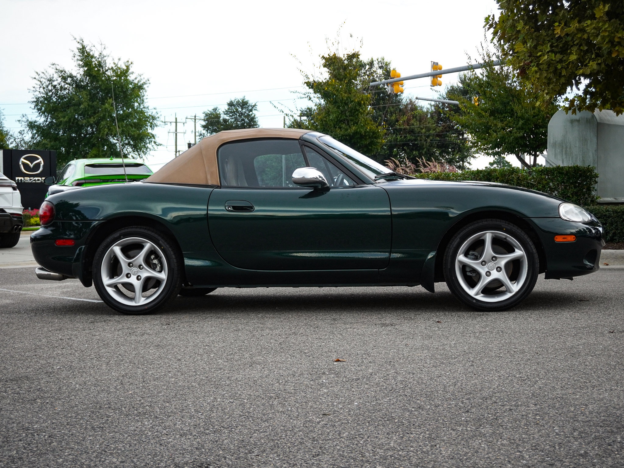 Used 2002 MAZDA MX-5 Miata LS RWD image 11