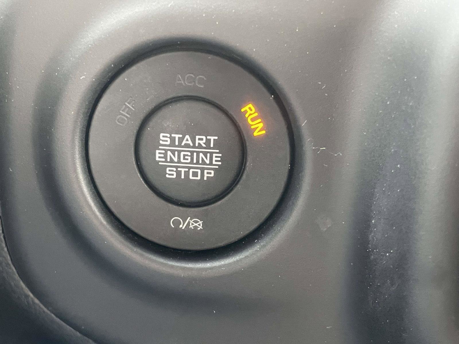 Used 2023 Jeep Gladiator Sport image 15