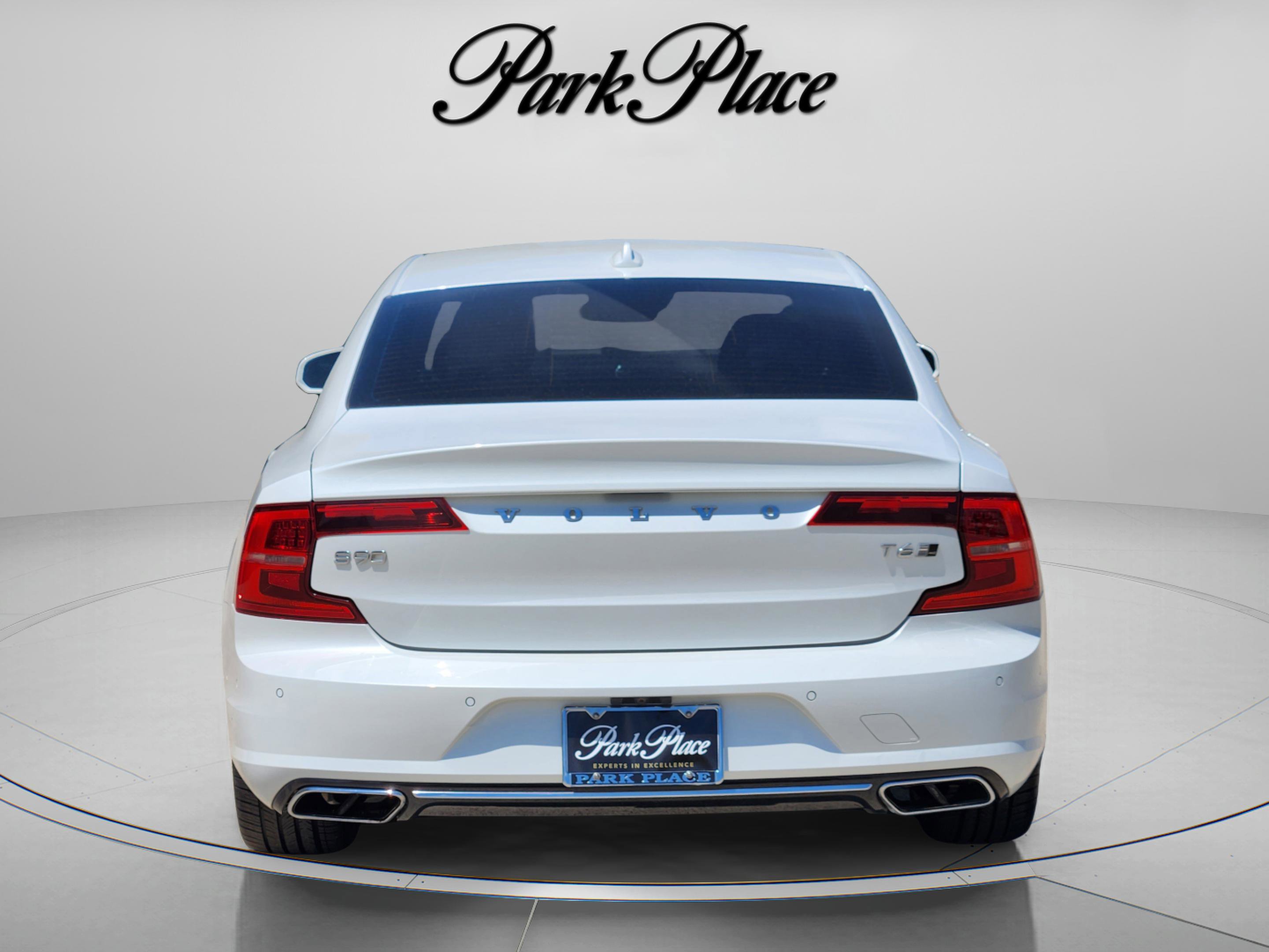 Used 2017 Volvo S90 T6 Inscription w/ Vision Package AWD/4WD image 4