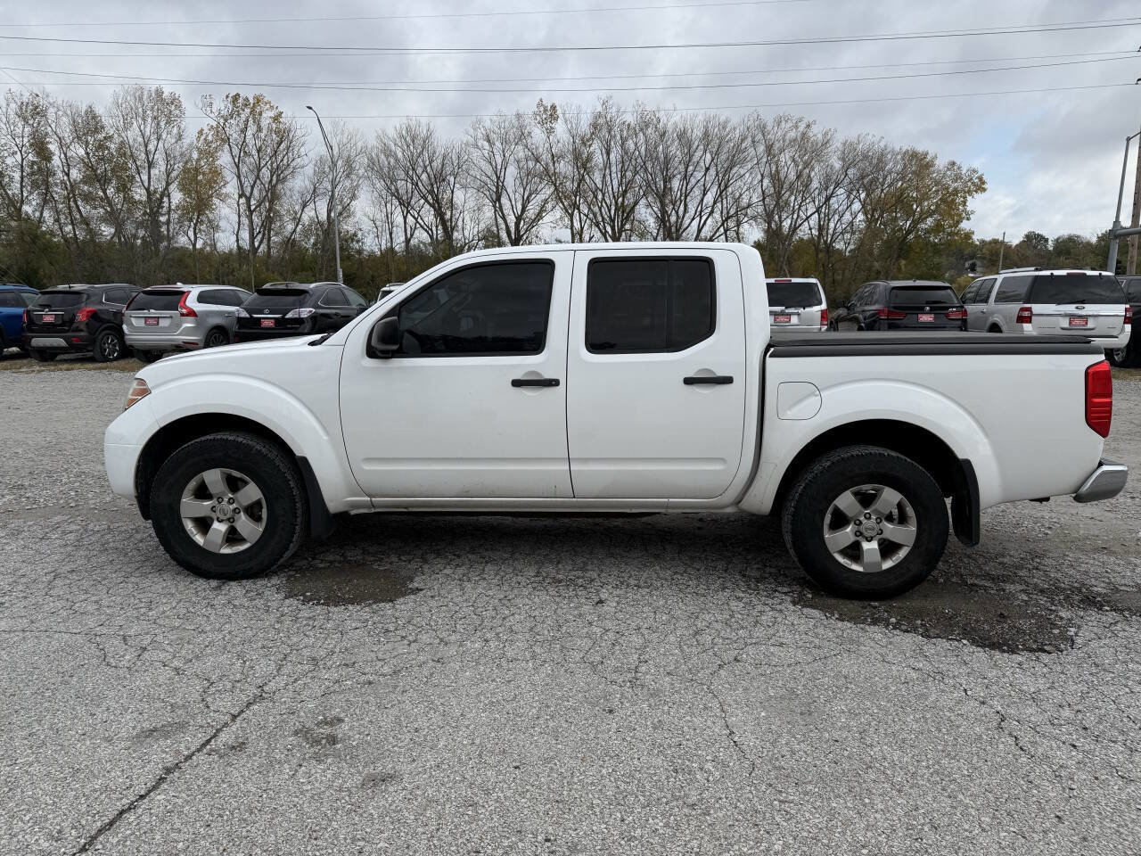 Used 2012 Nissan Frontier SV image 6