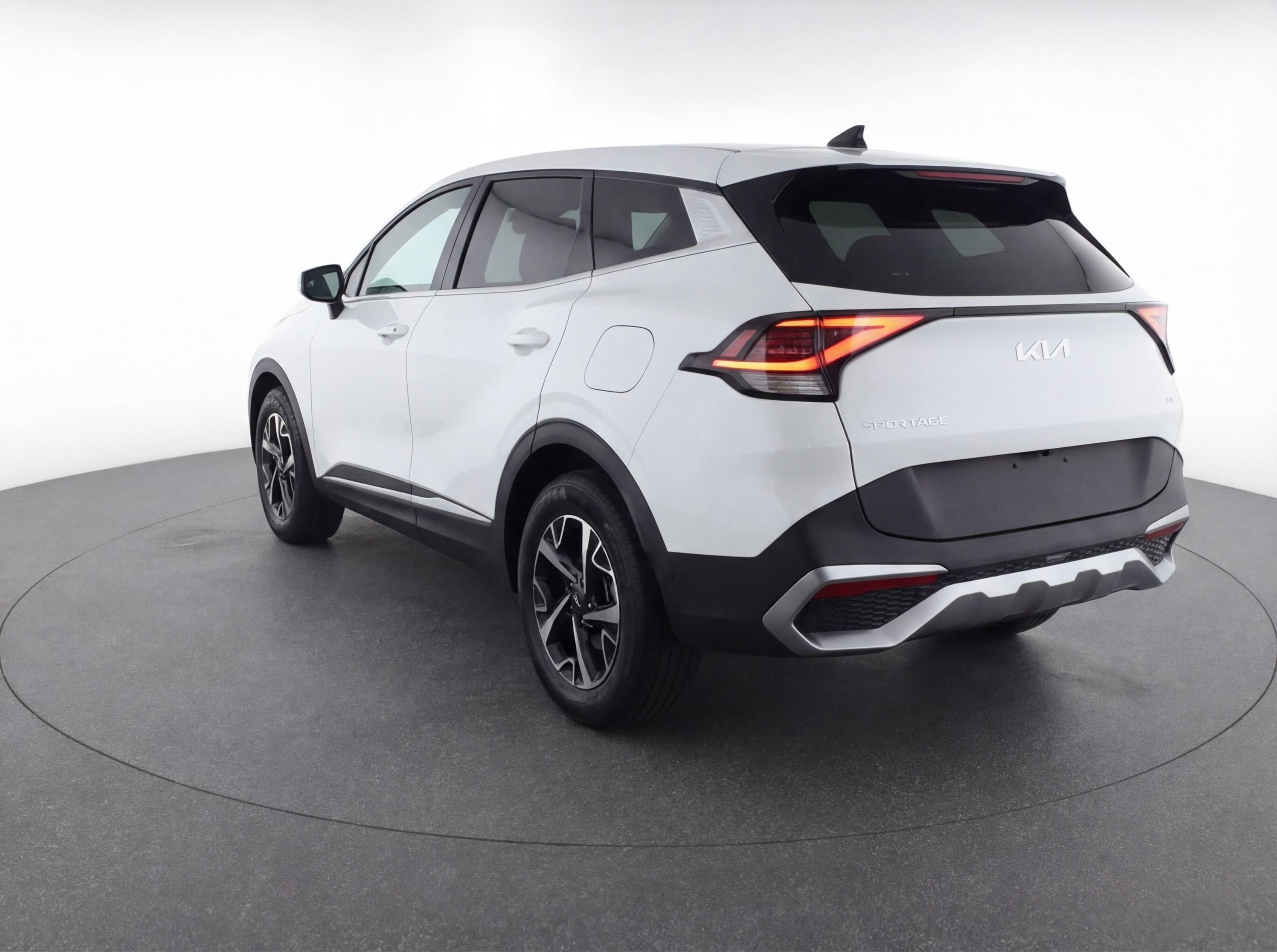 Used 2025 Kia Sportage LX image 6