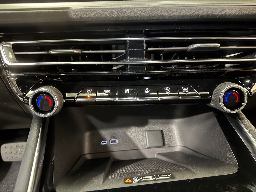 New 2026 Chevrolet Traverse LT AWD/4WD image 14