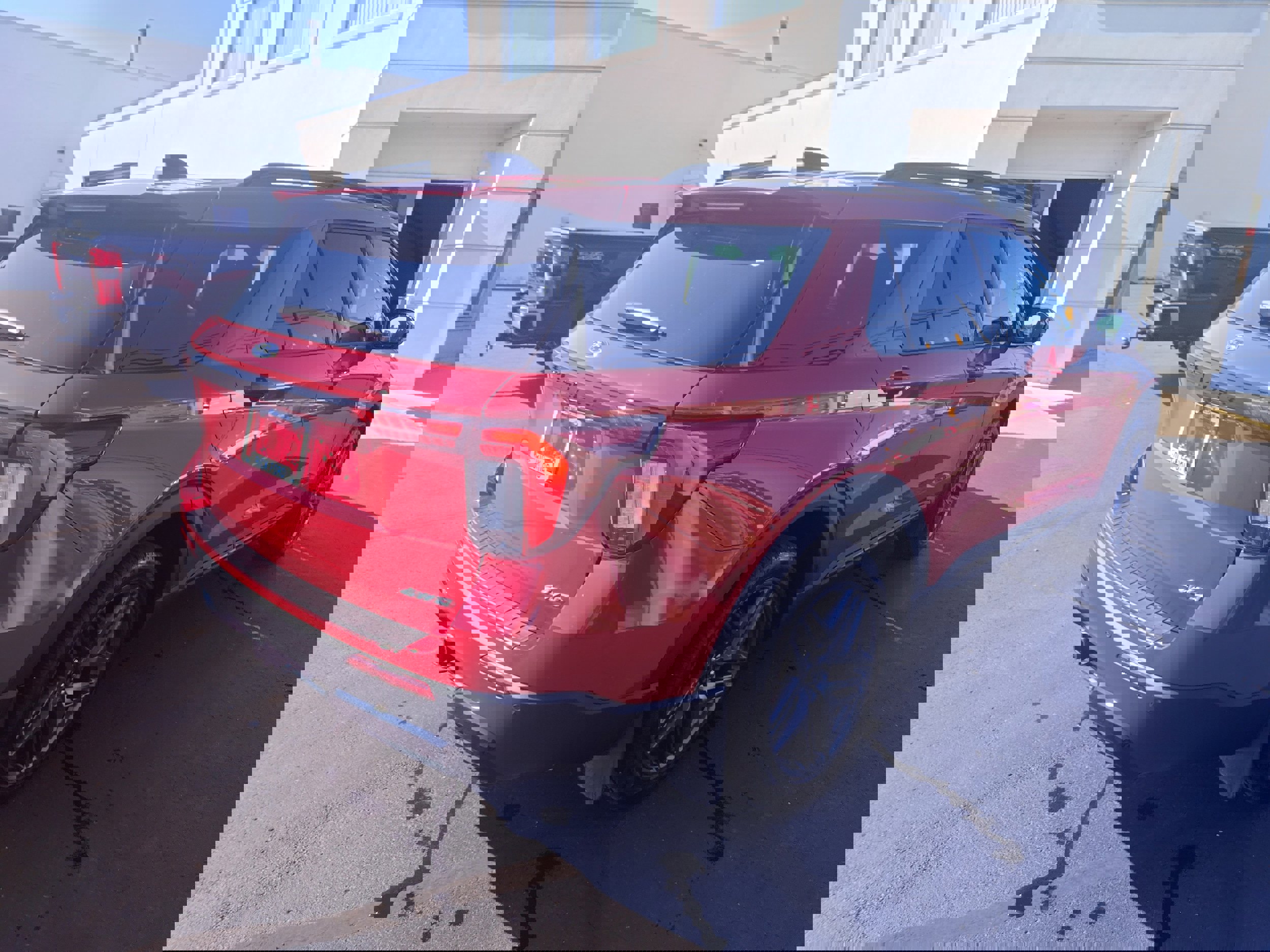 Used 2025 Ford Explorer ST-Line w/ Premium Package image 4