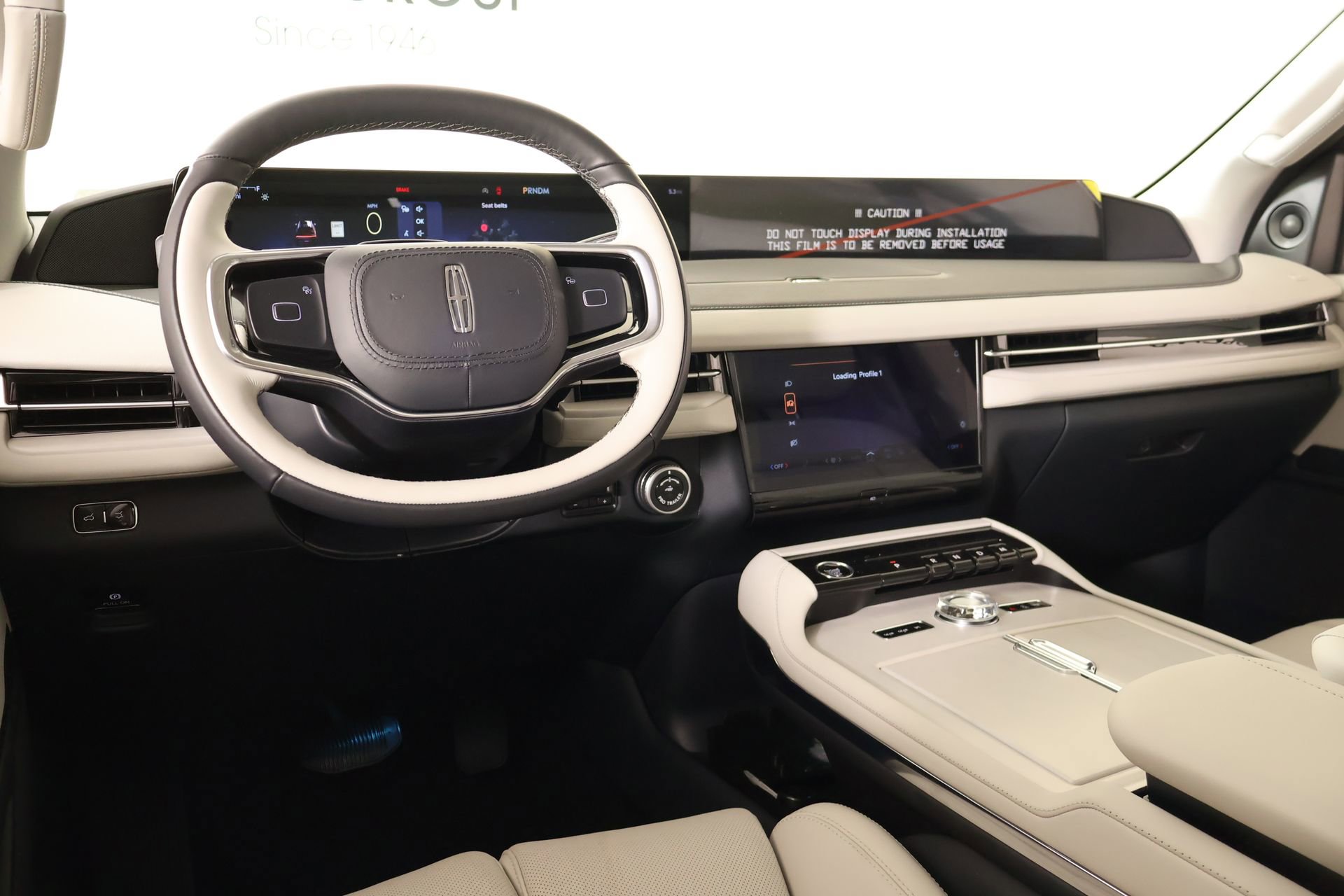 New 2026 Lincoln Navigator Premiere AWD/4WD image 2