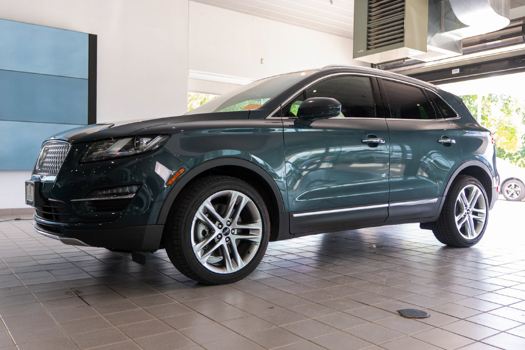 Used 2019 Lincoln MKC Reserve w/ MKC Climate Package AWD/4WD image 3