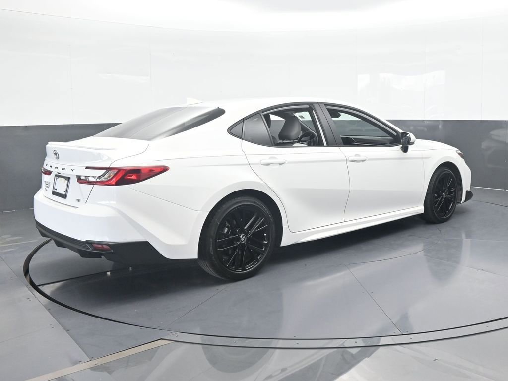 Used 2026 Toyota Camry SE w/ Convenience Package image 6