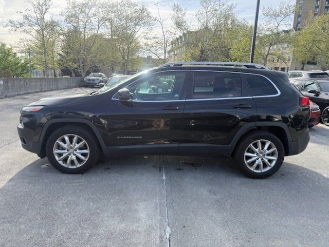 Used 2017 Jeep Cherokee Limited image 5