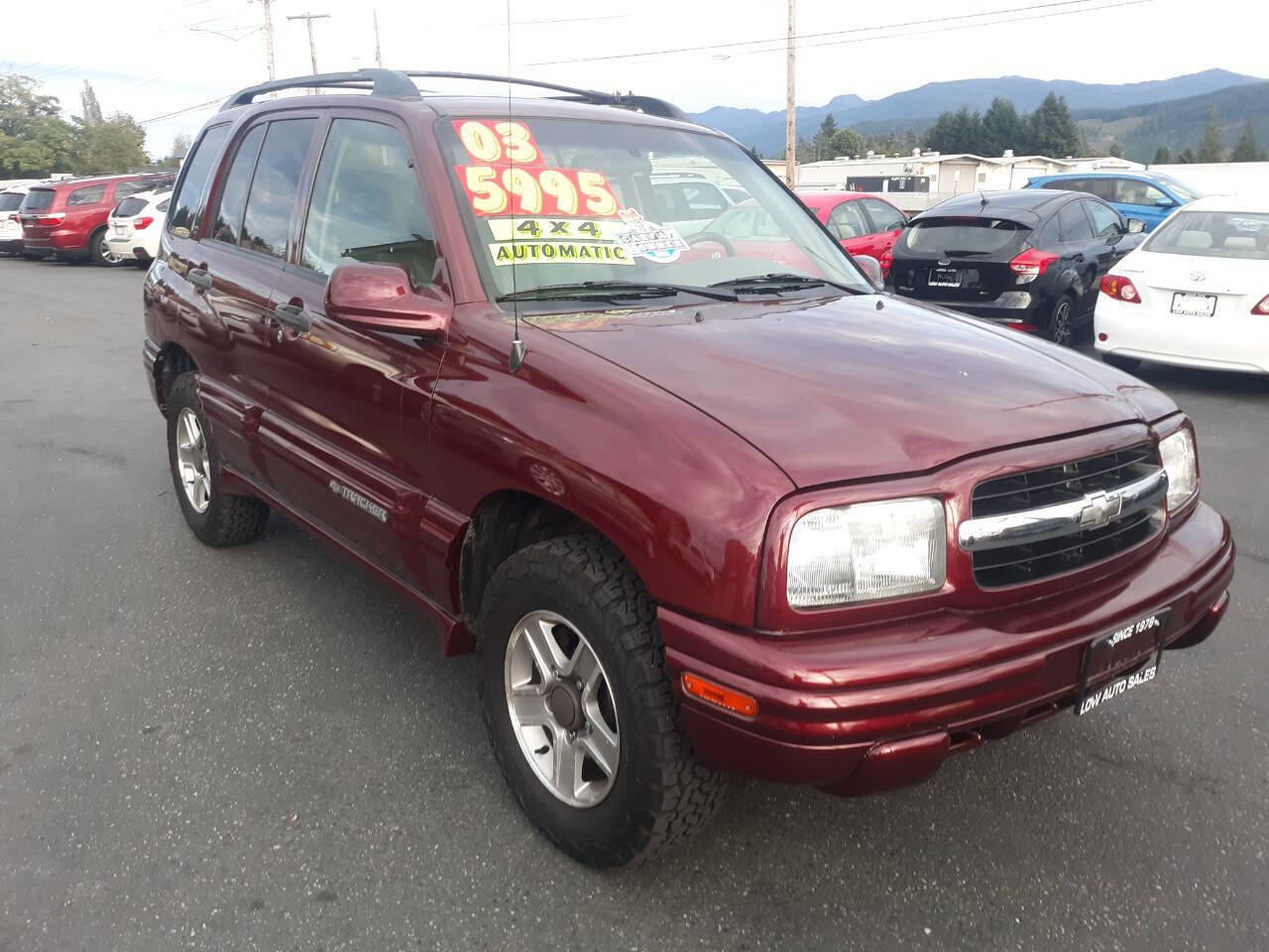 Used 2003 Chevrolet Tracker LT image 2