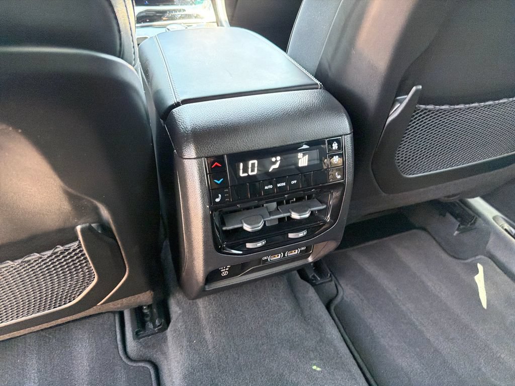 Used 2022 Jeep Grand Cherokee L Overland AWD/4WD image 32
