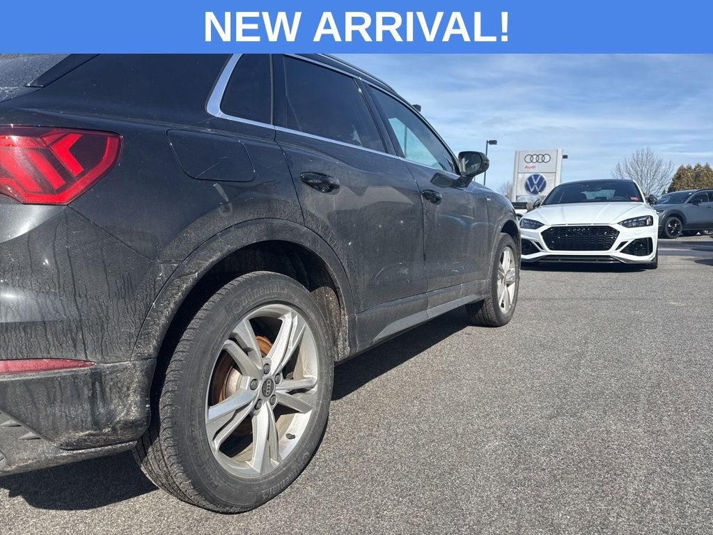 Used 2023 Audi Q3 2.0T Premium w/ Convenience Package image 9