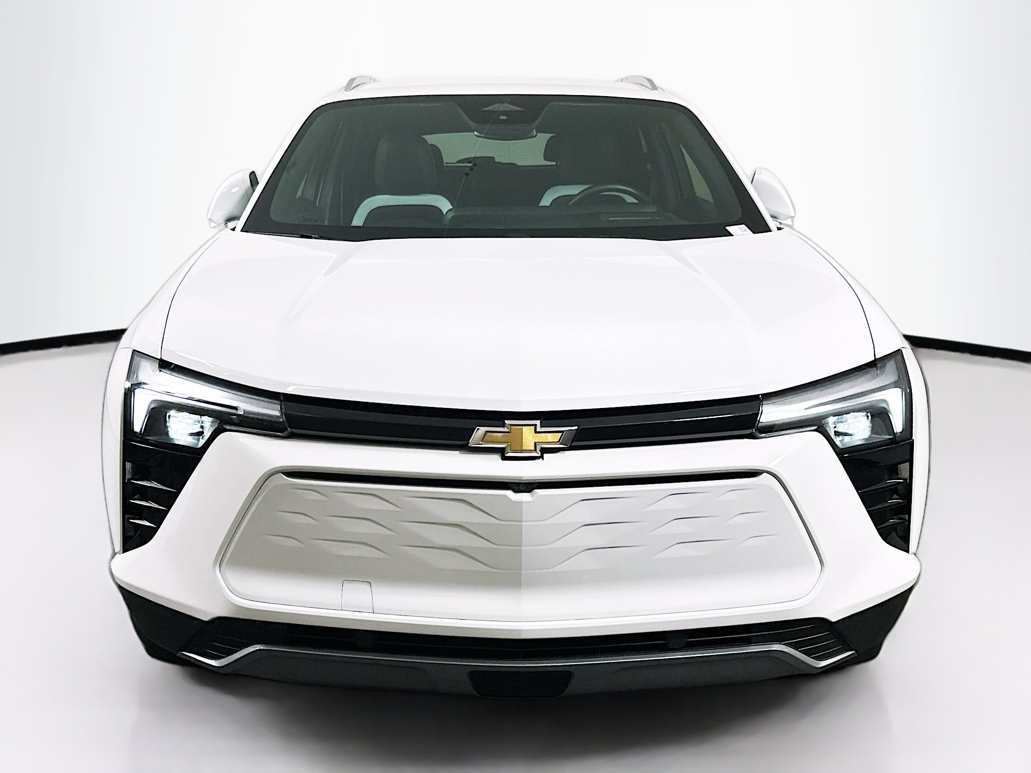 Used 2024 Chevrolet Blazer EV LT AWD/4WD image 2