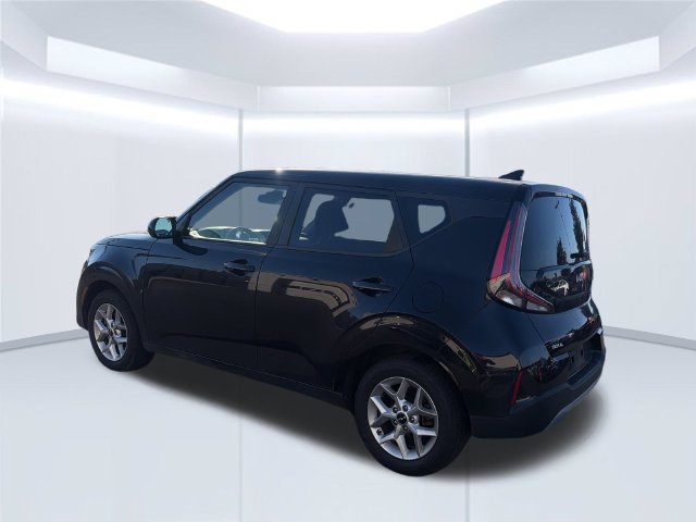 Used 2024 Kia Soul LX w/ LX Technology Package FWD image 3