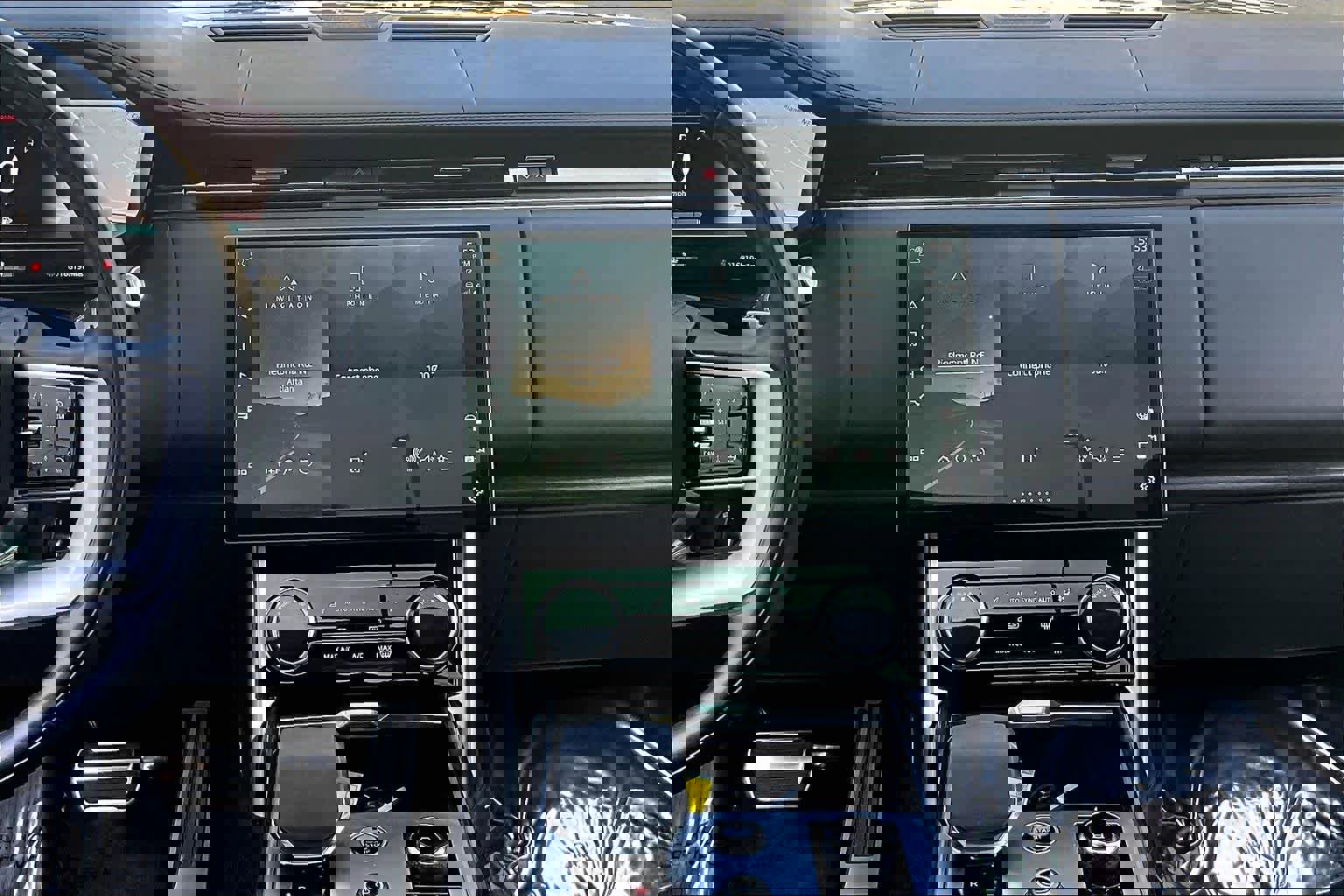 Used 2023 Land Rover Range Rover Long Wheelbase First Edition image 7