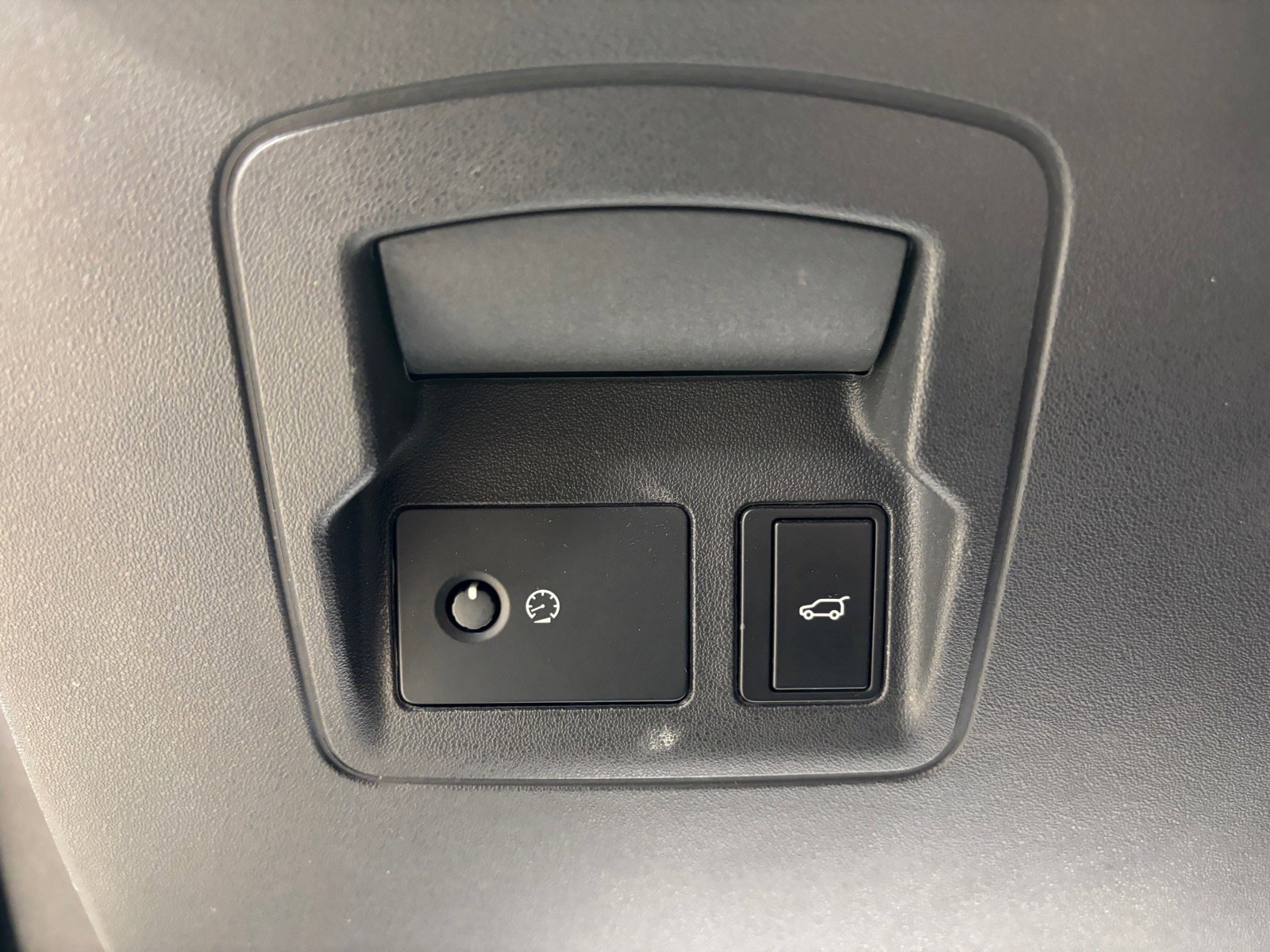 Used 2022 Land Rover Range Rover Velar R-Dynamic S AWD/4WD image 22