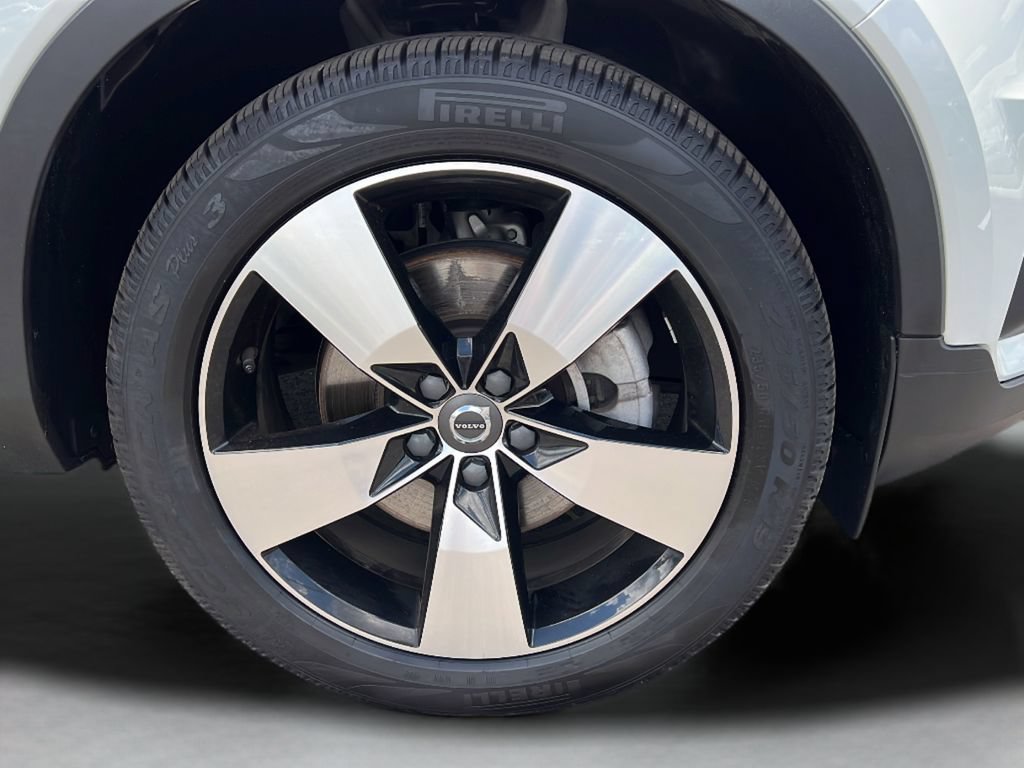 Used 2021 Volvo XC40 T5 Momentum w/ Premium Package AWD/4WD image 10