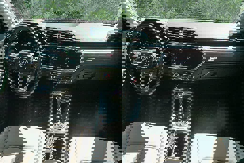 Used 2022 Audi Q3 2.0T Premium image 12